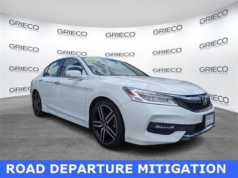 Used 2017 Honda Accord Touring image 1
