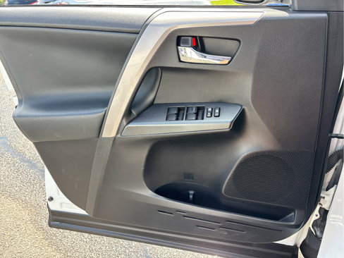 Used 2018 Toyota RAV4 XLE w/ Plus Extra Value Package image 21
