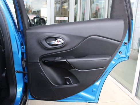 Certified 2020 Jeep Cherokee Latitude Plus image 28