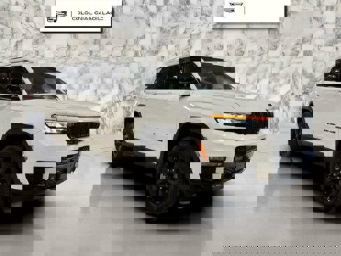Used 2025 Jeep Grand Cherokee L Limited w/ Black Appearance Package image 7