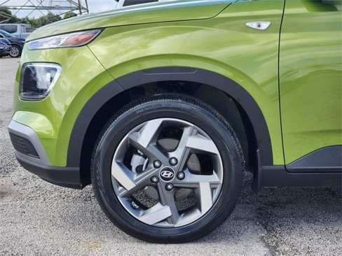 Used 2024 Hyundai Venue SEL image 8
