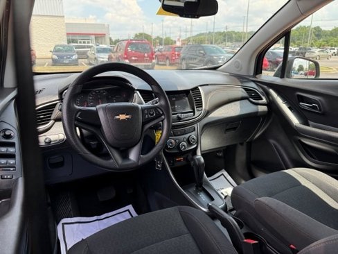 Used 2018 Chevrolet Trax LS image 15