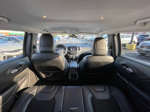 Used 2020 Jeep Cherokee Latitude Plus image 10