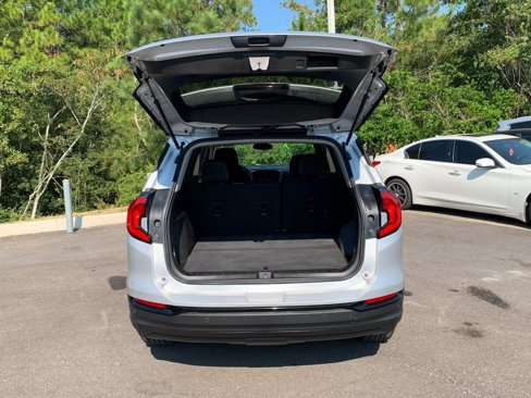 Used 2021 GMC Terrain SLE w/ Driver Convenience Package image 6