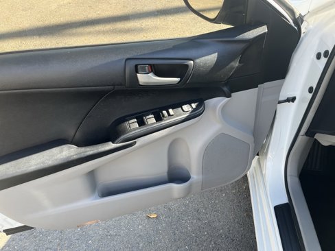 Used 2012 Toyota Camry LE image 7
