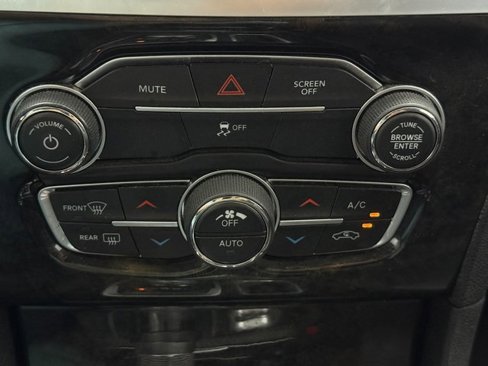 Used 2019 Chrysler 300 Limited image 17