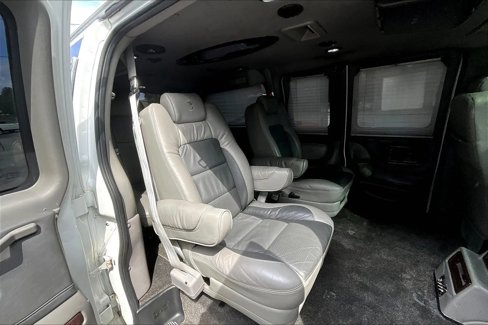 Used 2010 Chevrolet Express 1500 AWD w/ Preferred Equipment Group image 26