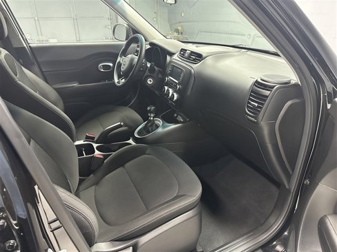 Used 2019 Kia Soul image 11