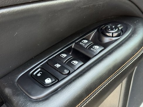 Certified 2018 Jeep Compass Latitude w/ Cold Weather Group image 12