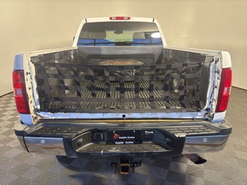 Used 2011 Chevrolet Silverado 2500 LT w/ Interior Plus Package image 5