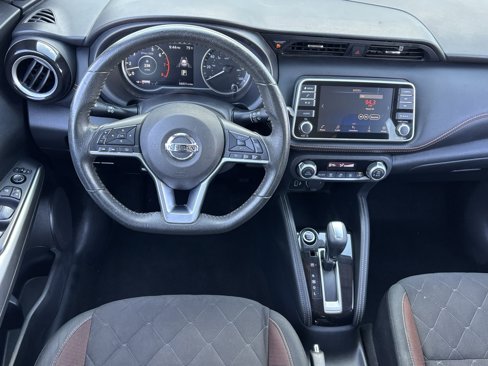 Used 2020 Nissan Kicks SR image 3