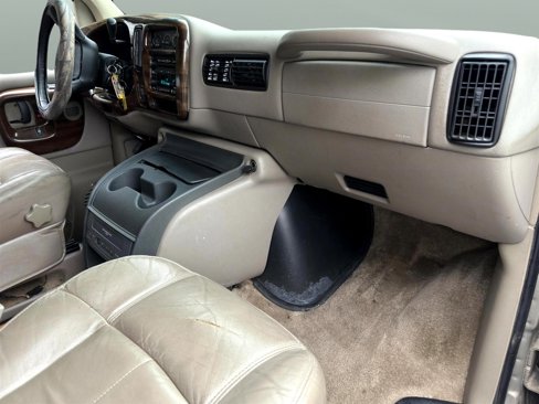 Used 2002 Chevrolet Express 1500 LT image 39