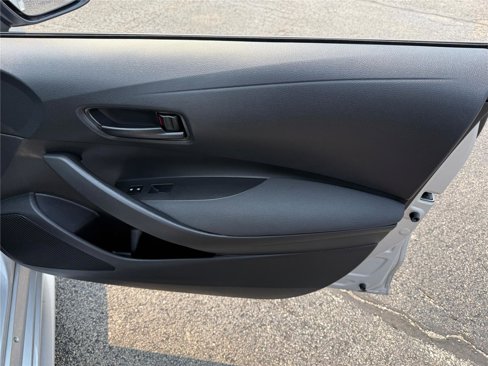 Used 2022 Toyota Corolla LE image 6