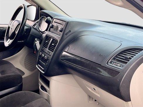 Used 2016 Dodge Grand Caravan American Value Package w/ UConnect Hands-Free Group image 26