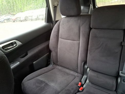 Used 2014 Nissan Pathfinder SV image 18