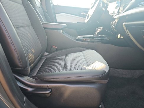 Used 2025 Chevrolet Trax LT image 17