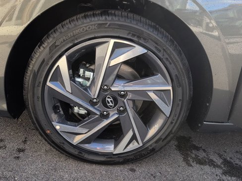 New 2025 Hyundai Elantra Sport image 26