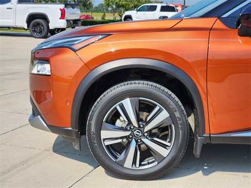 Used 2022 Nissan Rogue Platinum w/ Head-Up Display Package image 9