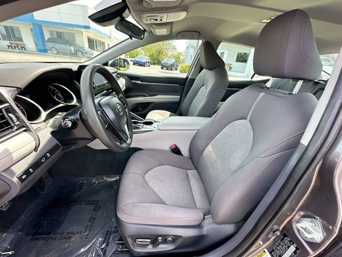 Used 2023 Toyota Camry LE image 20