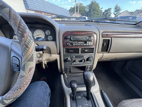 Used 2004 Jeep Grand Cherokee Limited w/ Cold Weather Group image 14