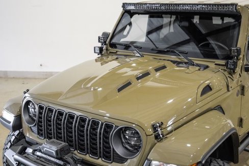 Used 2025 Jeep Gladiator Sport image 26