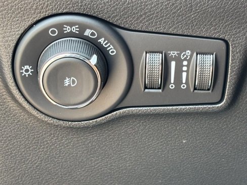 Used 2023 Jeep Compass Limited w/ Elite Group image 14