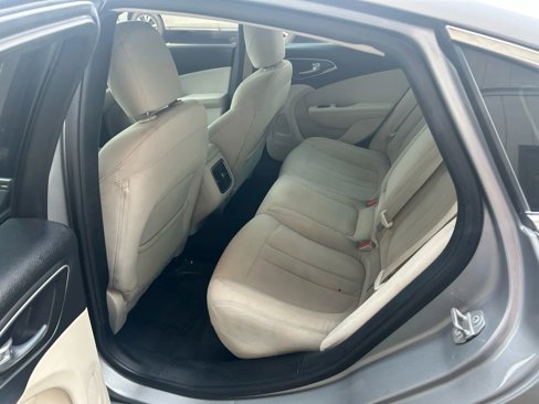 Used 2016 Chrysler 200 Limited w/ Convenience Group image 16