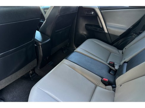 Used 2016 Toyota RAV4 Limited image 13