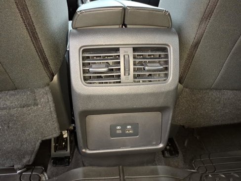 Used 2021 Nissan Rogue SV image 11