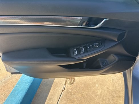 Used 2021 Honda Accord Sport image 6