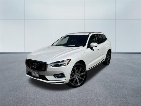 Used 2018 Volvo XC60 T8 Inscription w/ Advanced Package image 3