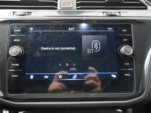 Used 2022 Volkswagen Tiguan SEL R-Line image 4