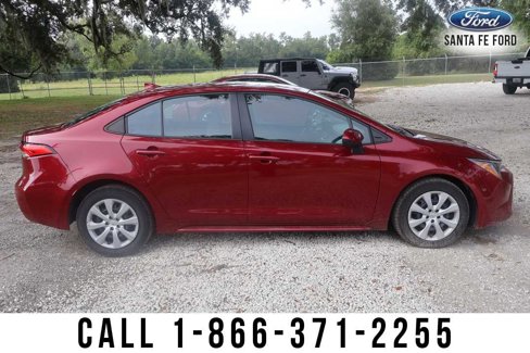 Used 2023 Toyota Corolla LE image 3