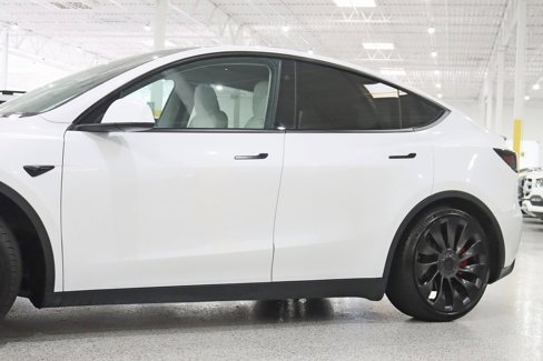 Used 2023 Tesla Model Y Performance image 3
