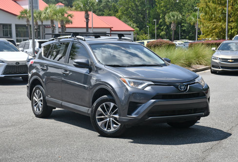 Used 2018 Toyota RAV4 LE image 6