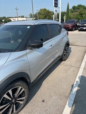 Used 2020 Nissan Kicks SR image 2
