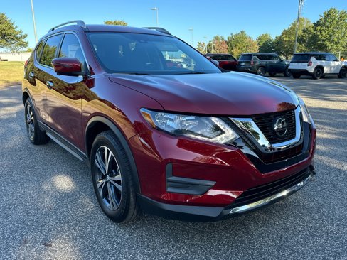 Used 2020 Nissan Rogue SV w/ Premium Package image 3
