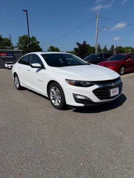 Used 2024 Chevrolet Malibu LT image 2