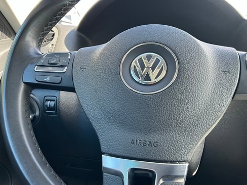 Used 2012 Volkswagen Tiguan SE image 22