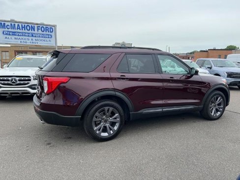 Certified 2022 Ford Explorer XLT w/ Equipment Group 202A image 3