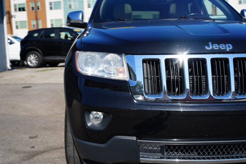 Used 2012 Jeep Grand Cherokee Limited image 3