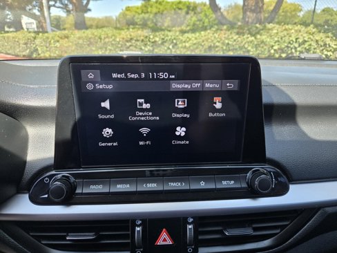 Used 2022 Kia Forte LXS w/ LXS Technology Package image 9