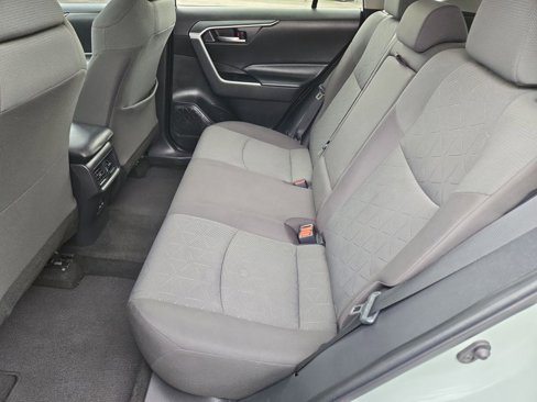 Used 2022 Toyota RAV4 XLE image 16