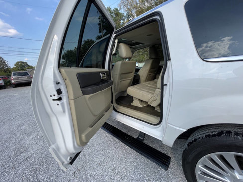 Used 2015 Lincoln Navigator L 4WD w/ Equipment Group 101A Reserve image 10