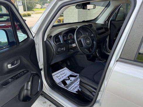 Used 2020 Jeep Renegade Altitude image 19