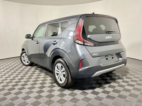 Used 2023 Kia Soul LX image 9