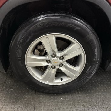 Used 2021 Chevrolet Trax LS w/ Tint and Cruise Package image 12