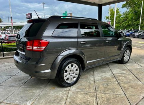 Used 2018 Dodge Journey SE image 4