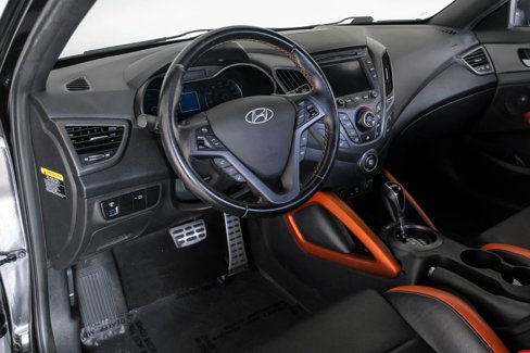 Used 2016 Hyundai Veloster Turbo image 2