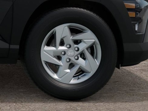 New 2025 Hyundai Kona SE image 8